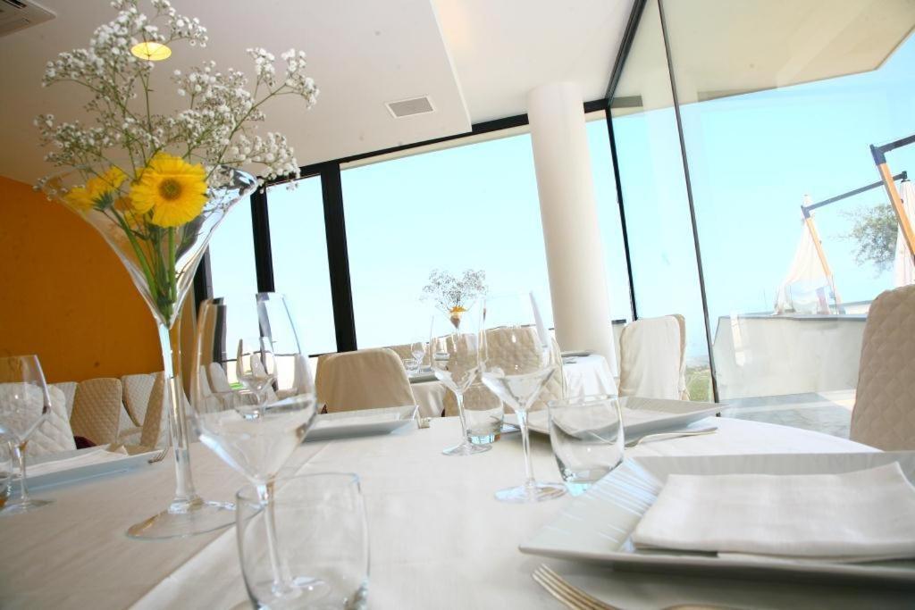 Esperia Palace Hotel & Resort Spa Zafferana Etnea Exteriör bild