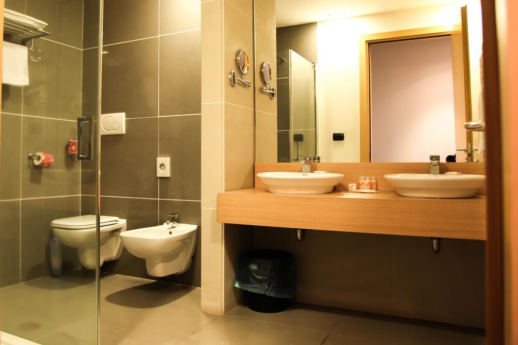 Esperia Palace Hotel & Resort Spa Zafferana Etnea Exteriör bild