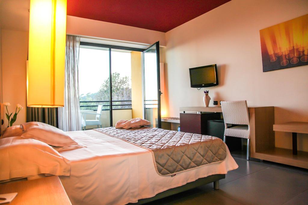 Esperia Palace Hotel & Resort Spa Zafferana Etnea Exteriör bild